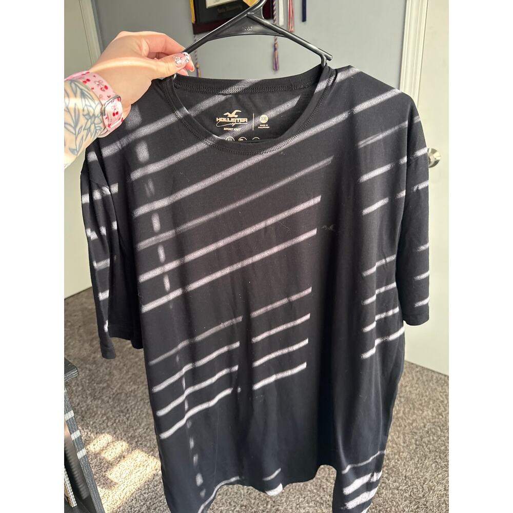 Hollister t shirt